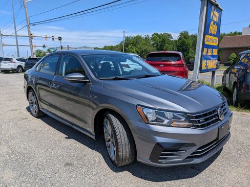 Used 2018 Volkswagen Passat 2.0T R-Line FWD image 7