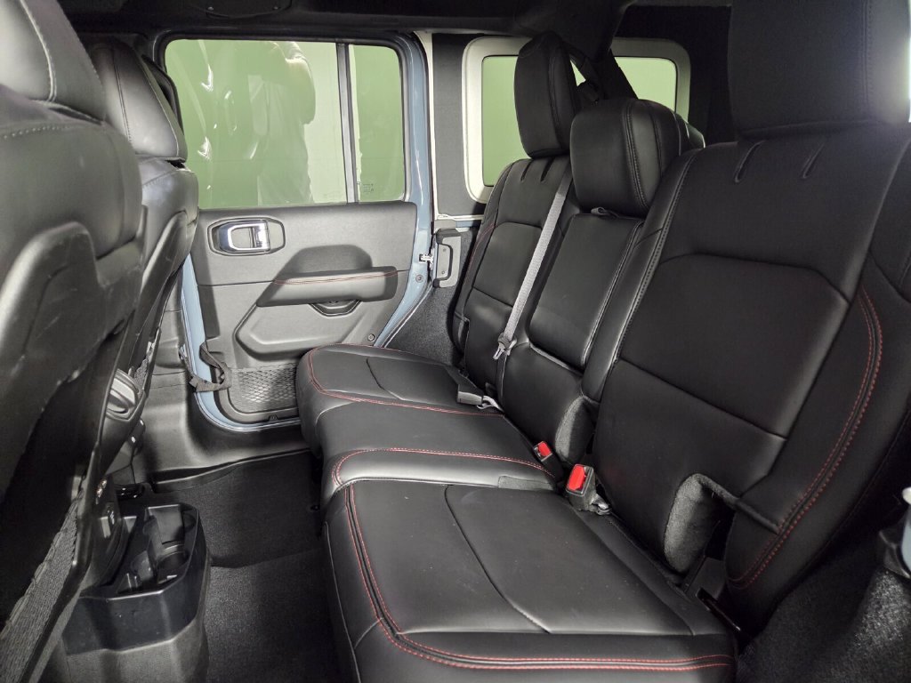 Used 2024 Jeep Wrangler Unlimited Rubicon AWD/4WD image 25