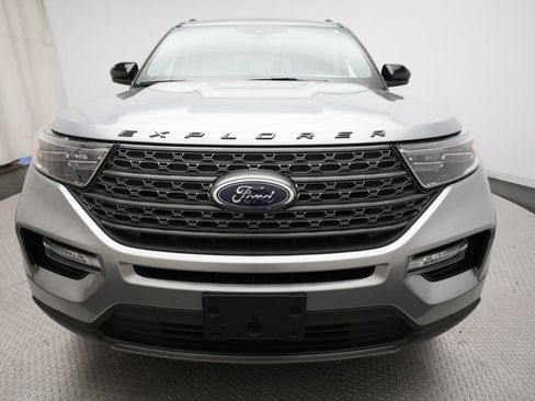 Used 2023 Ford Explorer XLT w/ Equipment Group 202A AWD/4WD image 23