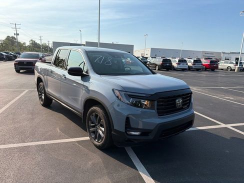 Used 2023 Honda Ridgeline Sport image 8