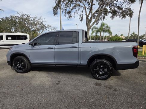Used 2025 Honda Ridgeline Black Edition image 8