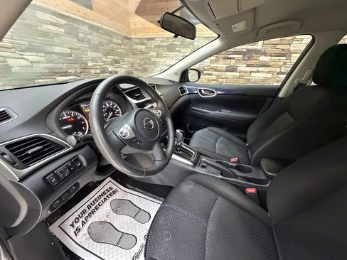 Used 2018 Nissan Sentra SR w/ SR Midnight Edition Package image 10