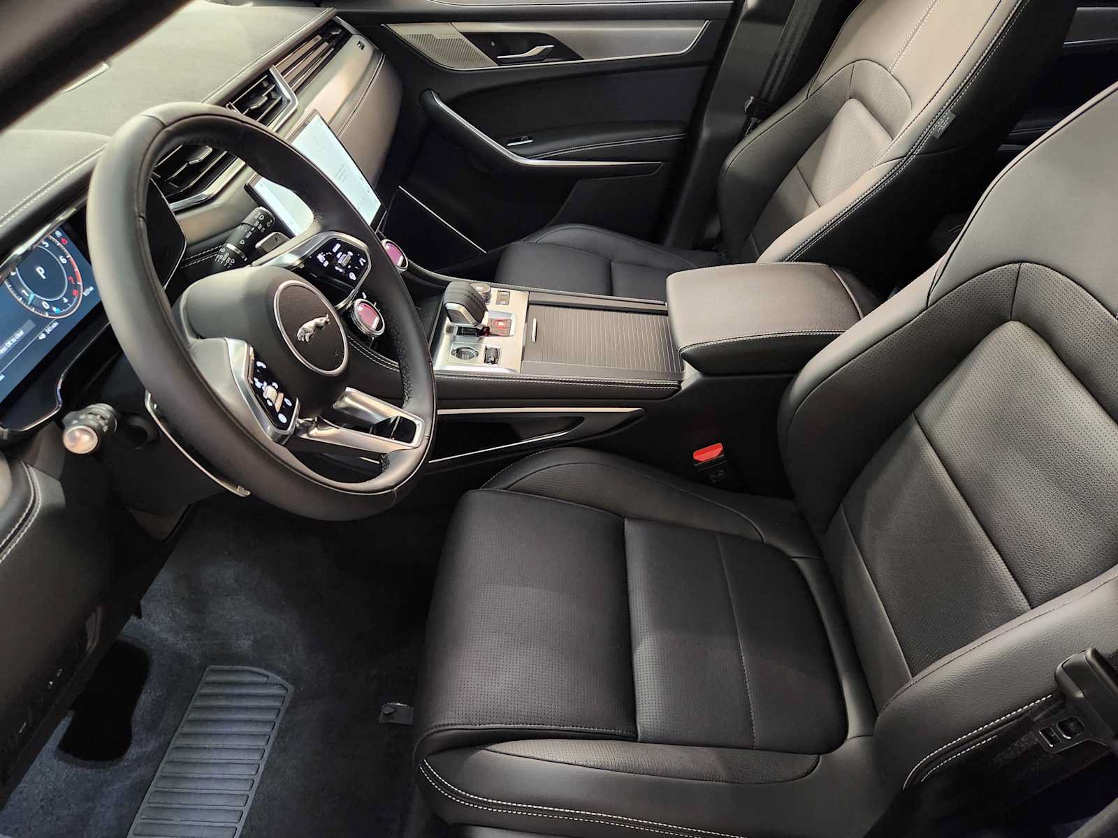 New 2026 Jaguar F-PACE R-Dynamic S AWD/4WD image 14