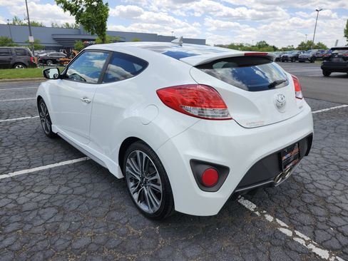 Used 2017 Hyundai Veloster Turbo FWD image 14