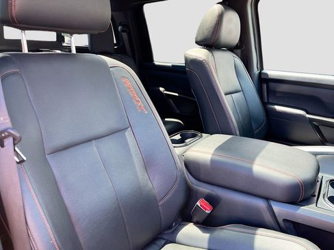 Used 2024 Nissan Titan PRO-4X w/ Pro-4x Convenience Package AWD/4WD image 28