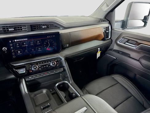 Used 2024 GMC Sierra 2500 Denali w/ Denali Reserve Package image 24