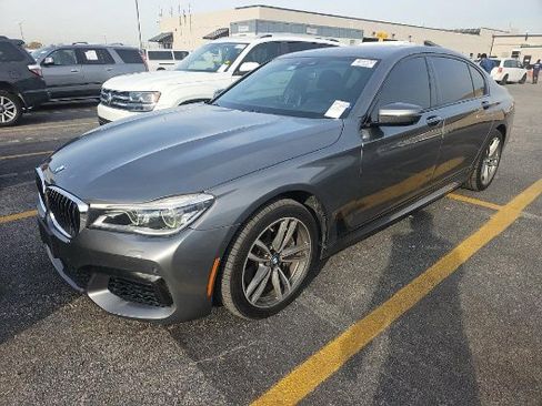 Used 2019 BMW 750i xDrive image 1
