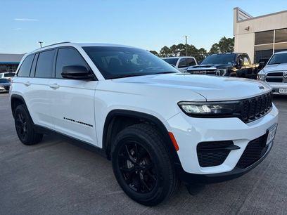 Used 2024 Jeep Grand Cherokee Altitude