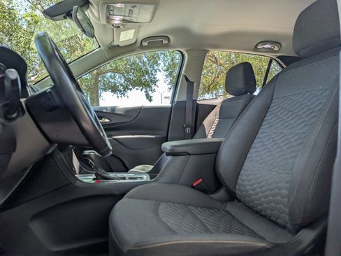 Used 2019 Chevrolet Equinox LT FWD image 12