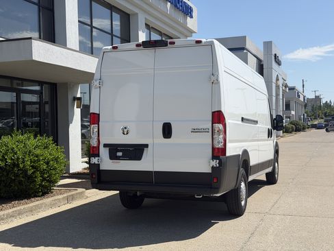 New 2025 RAM ProMaster 3500 w/ Cold Weather Group FWD image 4