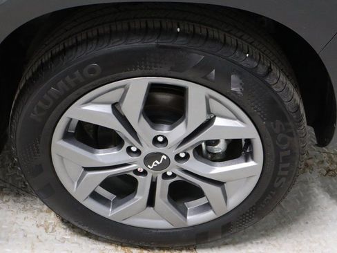 Used 2025 Kia Seltos LX image 18