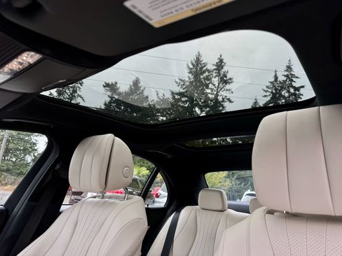 Used 2017 Mercedes-Benz E 300 image 29