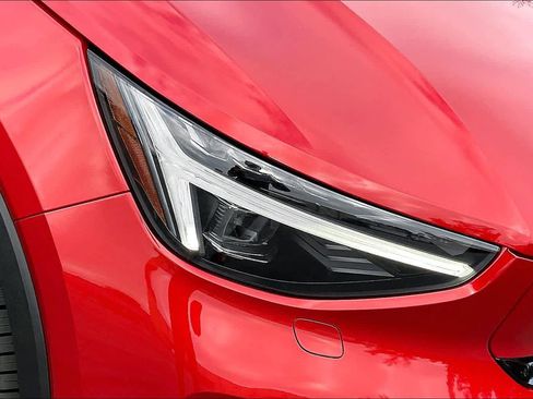 Used 2023 Volvo C40 P8 Recharge Ultimate w/ Protection Package Premier image 31