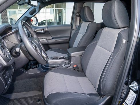 Certified 2023 Toyota Tacoma TRD Off-Road image 12