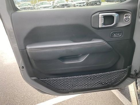 Used 2022 Jeep Gladiator Overland image 10