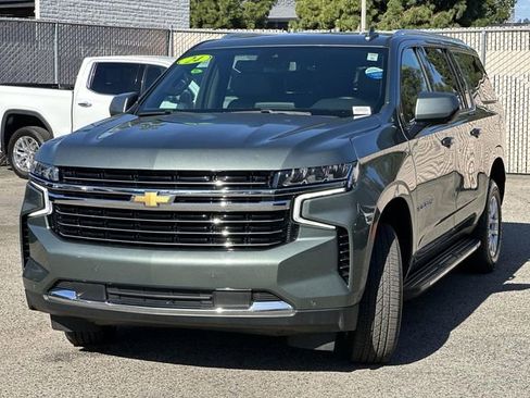 Used 2024 Chevrolet Suburban LT image 8