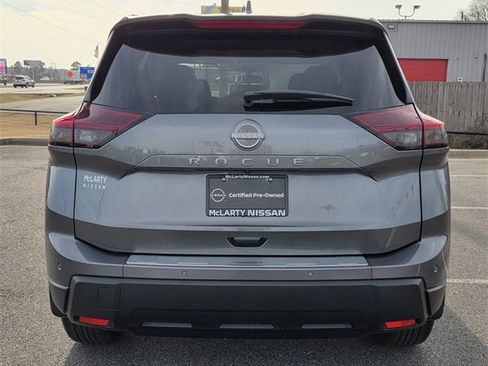 Used 2026 Nissan Rogue SV image 6
