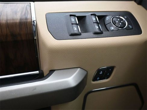 Used 2020 Ford F150 Lariat image 27