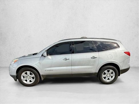 Used 2009 Chevrolet Traverse LT AWD/4WD image 2