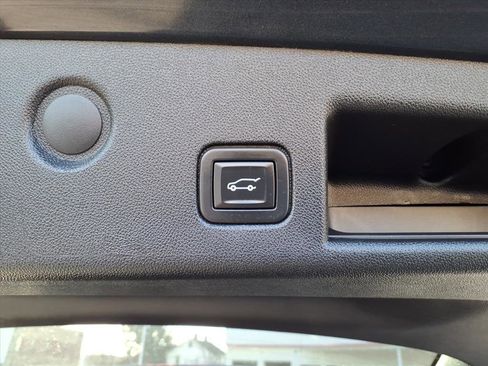 Used 2021 Chevrolet Equinox LT image 11