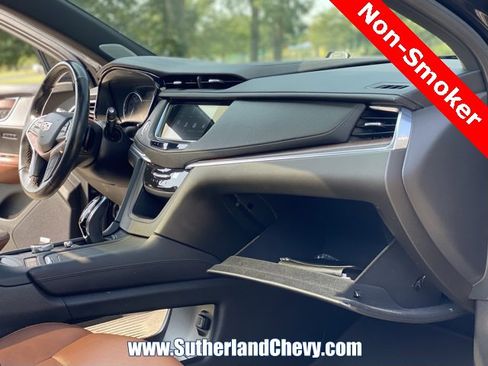 Used 2022 Cadillac XT5 Premium Luxury image 21