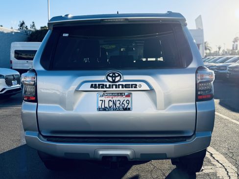 Used 2015 Toyota 4Runner Limited image 5