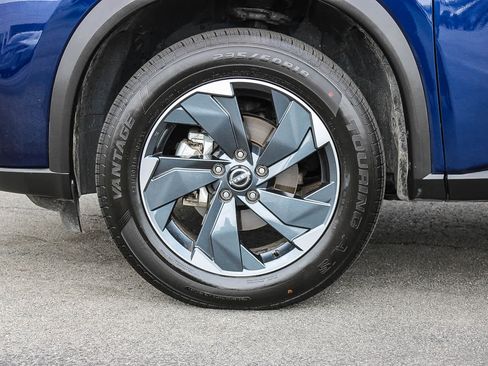 Used 2025 Nissan Rogue SV AWD/4WD image 10