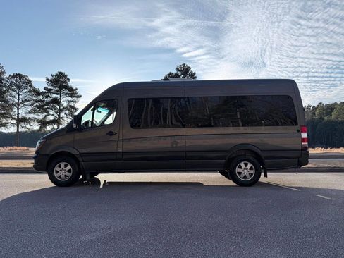Used 2015 Mercedes-Benz Sprinter 2500 image 3