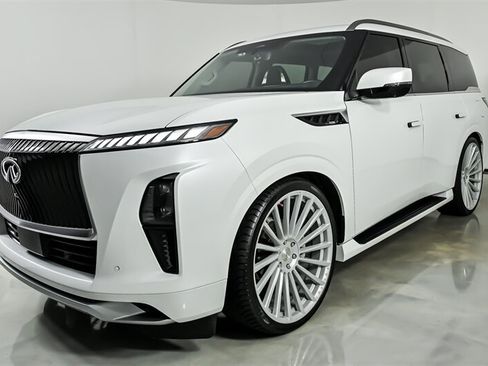 Used 2025 INFINITI QX80 Sensory AWD/4WD image 5