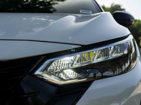 Used 2025 Nissan Sentra SR w/ Midnight Edition FWD image 11