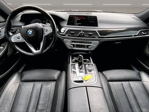 Used 2019 BMW 740i xDrive w/ M Sport Package AWD/4WD image 7