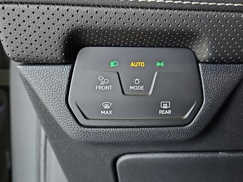 New 2026 Volkswagen Atlas Cross Sport SE FWD image 21