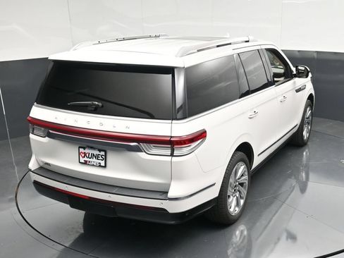 Used 2024 Lincoln Navigator Premiere AWD/4WD image 48