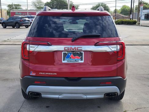 Certified 2022 GMC Acadia SLT w/ Technology Package image 6