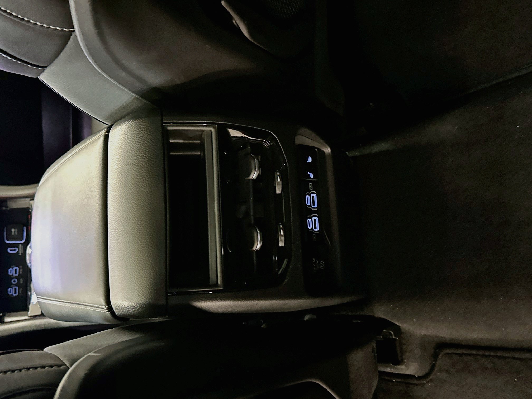Used 2023 Jeep Grand Cherokee 4WD 4xe w/ Luxury Tech Group II image 28