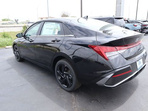 New 2026 Hyundai Elantra SEL Sport Premium FWD image 19
