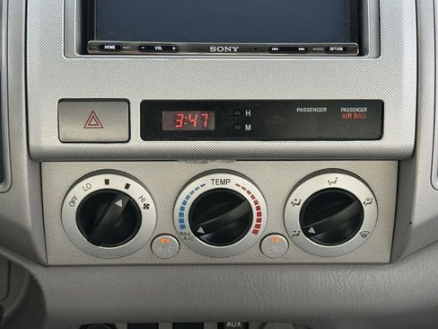 Used 2011 Toyota Tacoma 4x4 Access Cab w/ SR5 Pkg #2 image 26