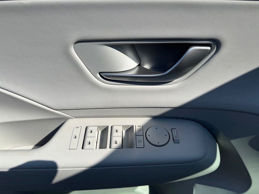 New 2027 Hyundai Kona Limited AWD/4WD image 16