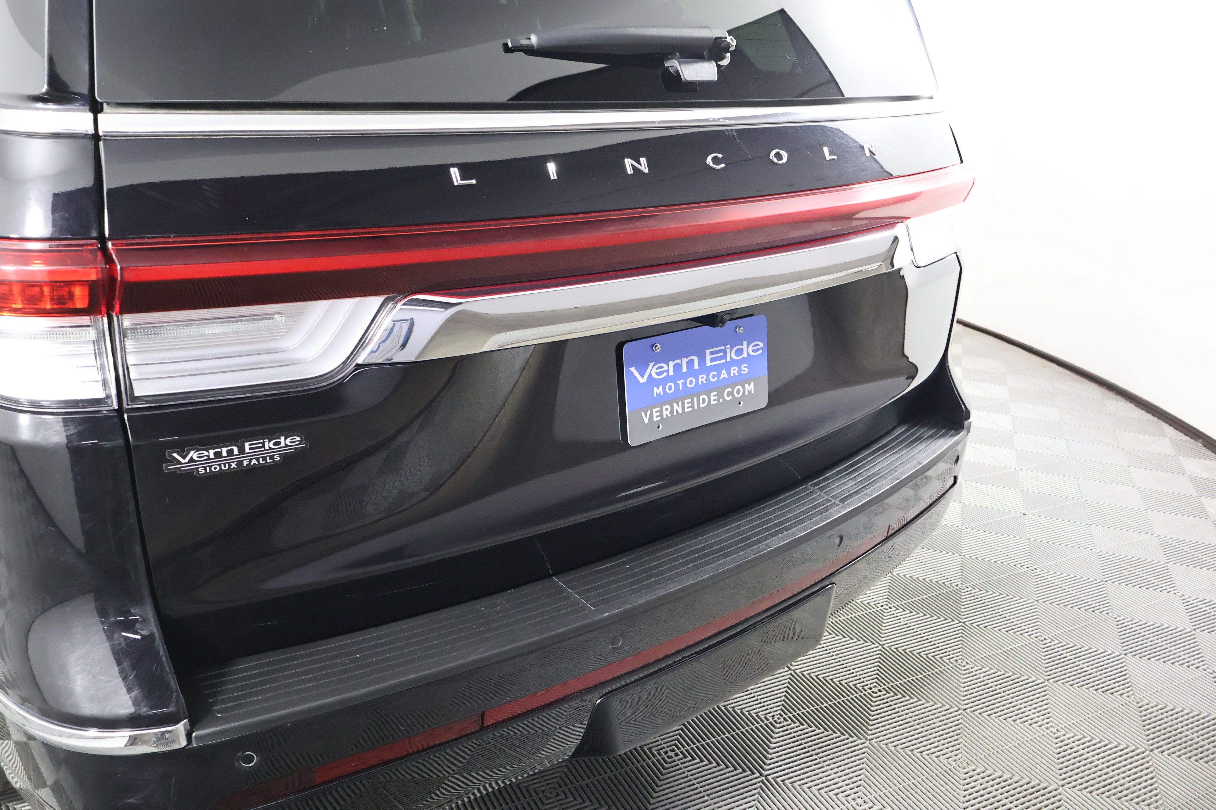 Used 2024 Lincoln Navigator Premiere AWD/4WD image 15