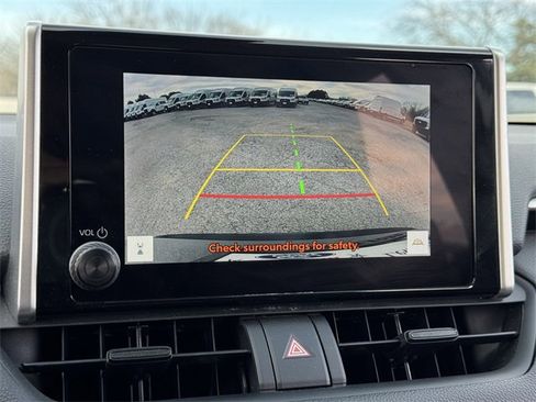 Used 2024 Toyota RAV4 XLE image 17