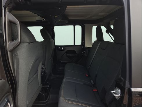 Used 2025 Jeep Wrangler Unlimited Sport AWD/4WD image 11