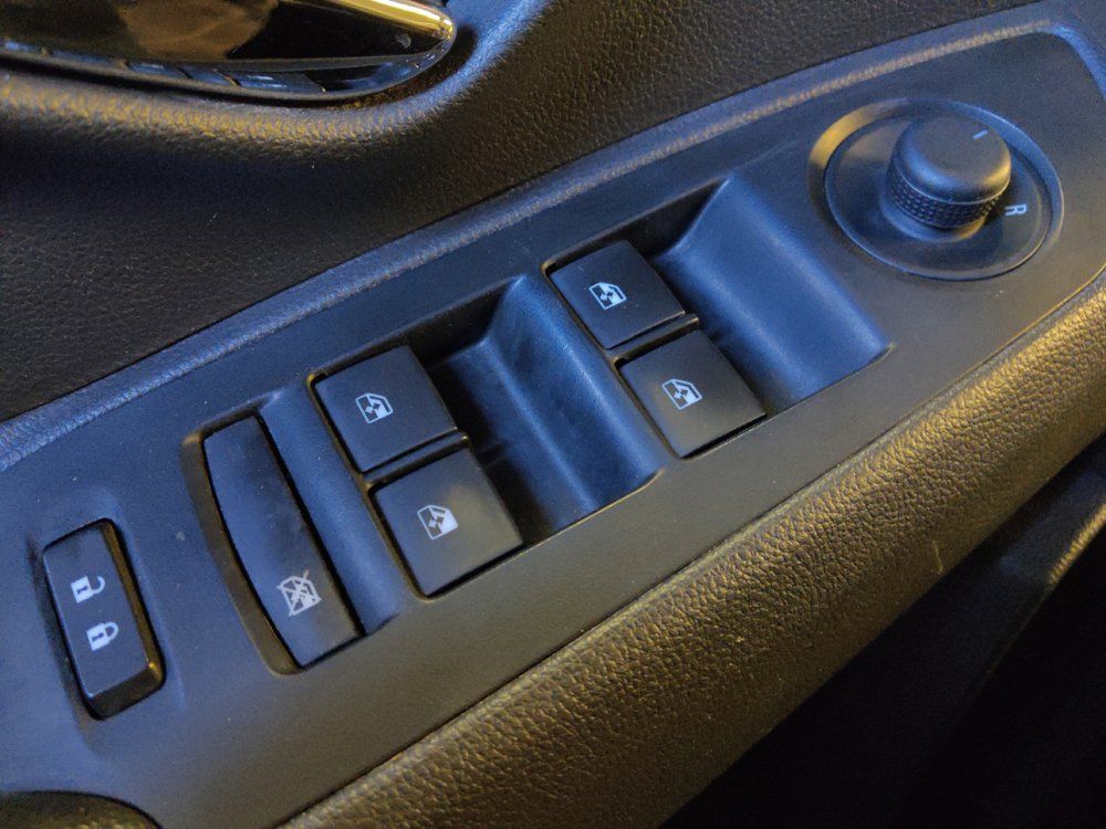Used 2021 Chevrolet Trax LT w/ Sport Edition FWD image 27