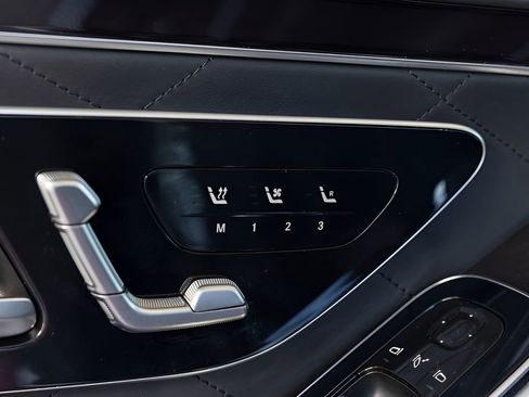 Used 2022 Mercedes-Benz S 580 4MATIC Sedan w/ AMG Line Package image 36