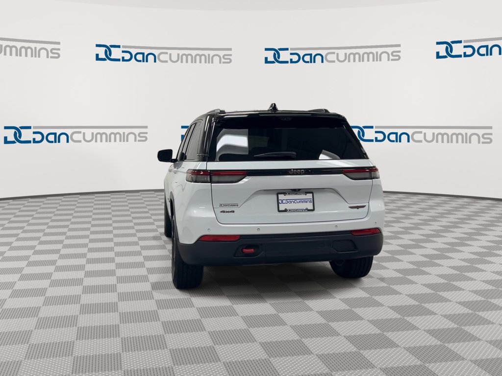 Used 2022 Jeep Grand Cherokee Trailhawk w/ ADV Protech Group II AWD/4WD image 7