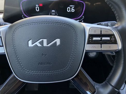 Used 2025 Kia Telluride S AWD/4WD image 16