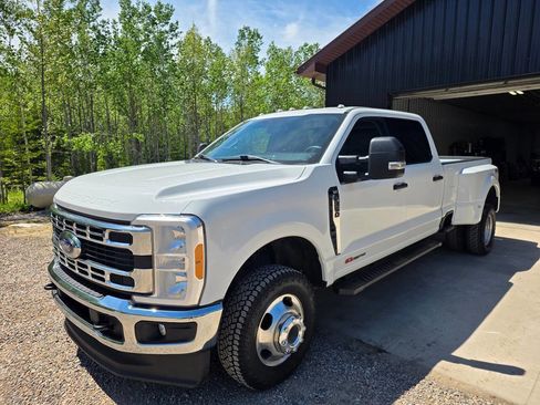 Used 2023 Ford F350 XLT AWD/4WD image 1