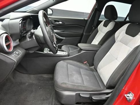 Used 2026 Chevrolet Trax RS FWD image 26