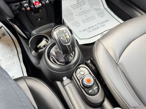 Used 2019 MINI Cooper 2-Door Hardtop w/ Storage Package image 23