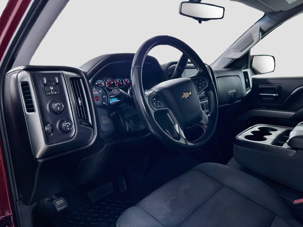 Used 2018 Chevrolet Silverado 1500 LT w/ All Star Edition AWD/4WD image 9