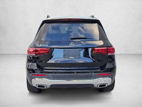 Used 2021 Mercedes-Benz GLB 250 image 7